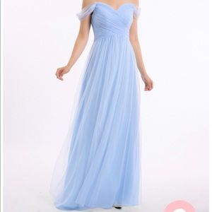 Babaroni sky blue size 14 bridesmaid dress.  New with tags.  Tull skirt.